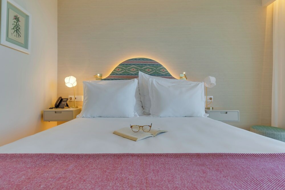 Double or Twin Room, Balcony (Partial Sea View)