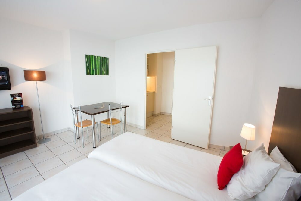 STANDARD STUDIO (SINGLE BEDS)