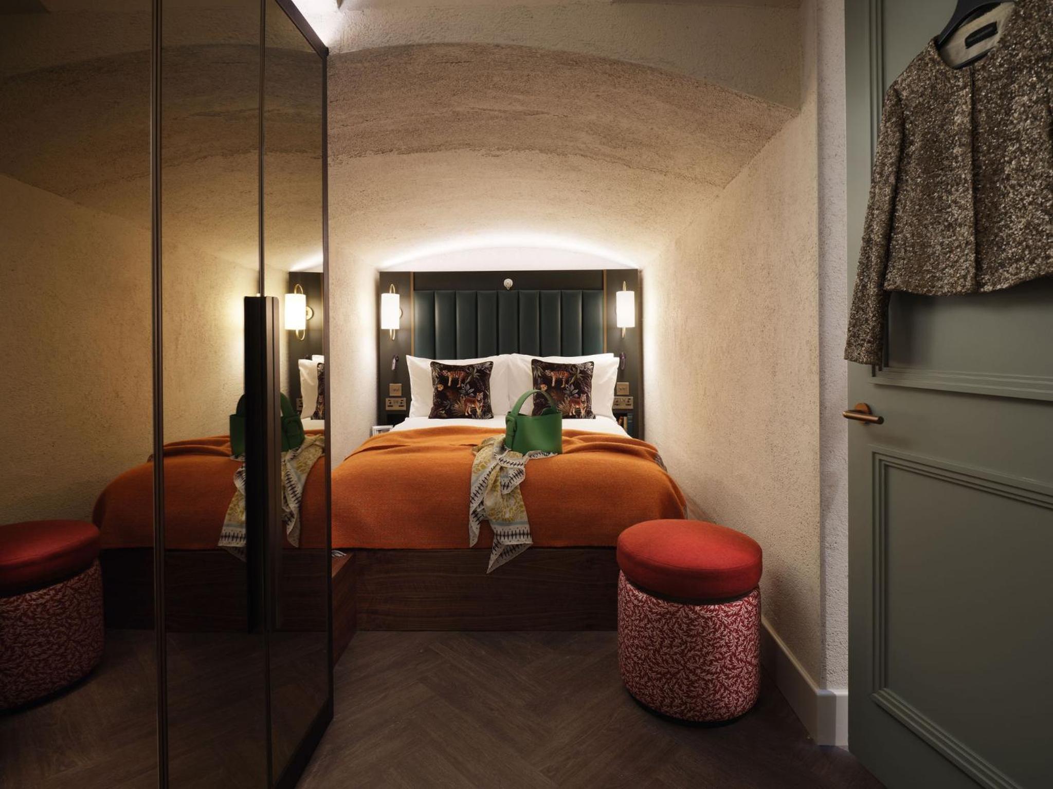 2 Bedroom Vault (Lower Ground Floor) 