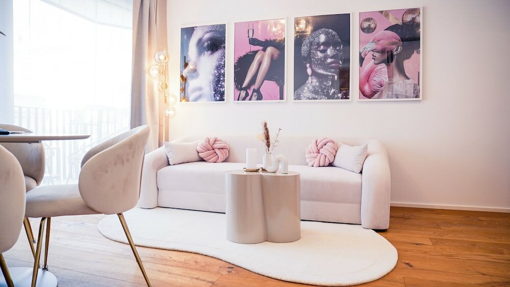 Exclusive Apartment (Retro Glam Apartment)