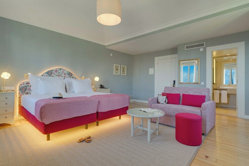 Junior Suite (Partial Sea View)