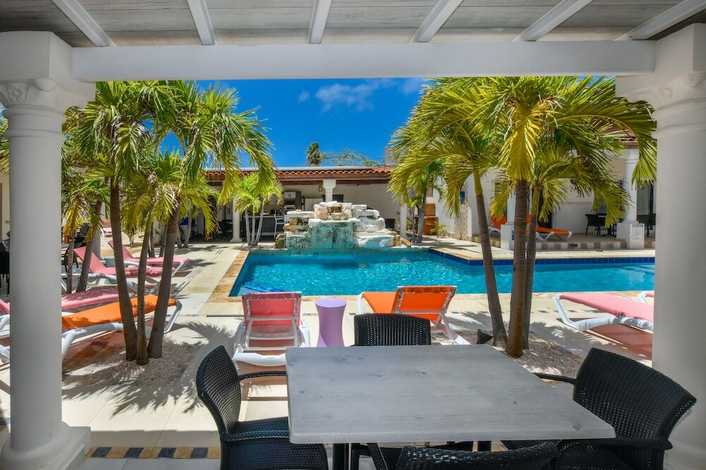 Pool side villa 3 with Private Garden Hot Tub XXL