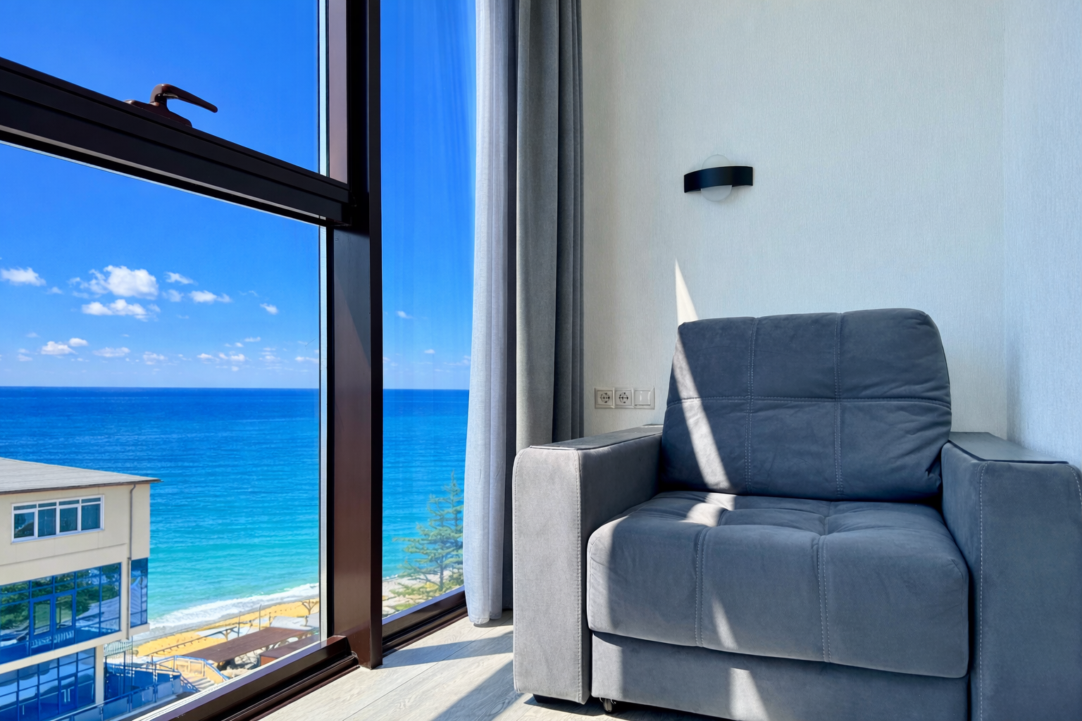 Люкс с видом на море и реку с балконом