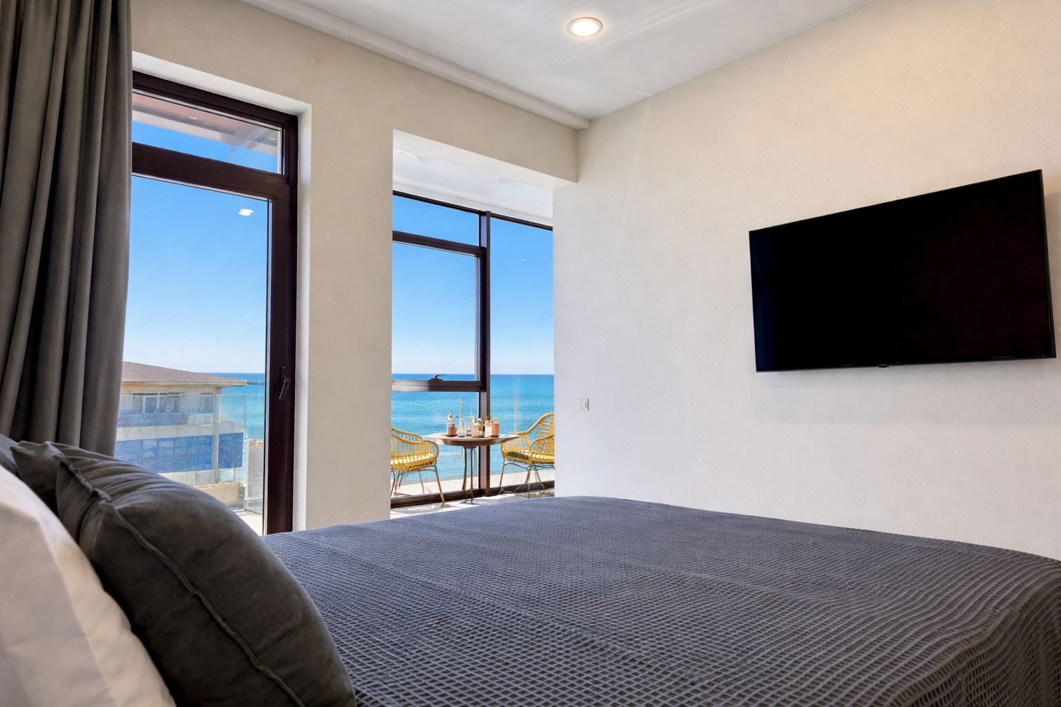 Люкс с видом на море и реку с балконом