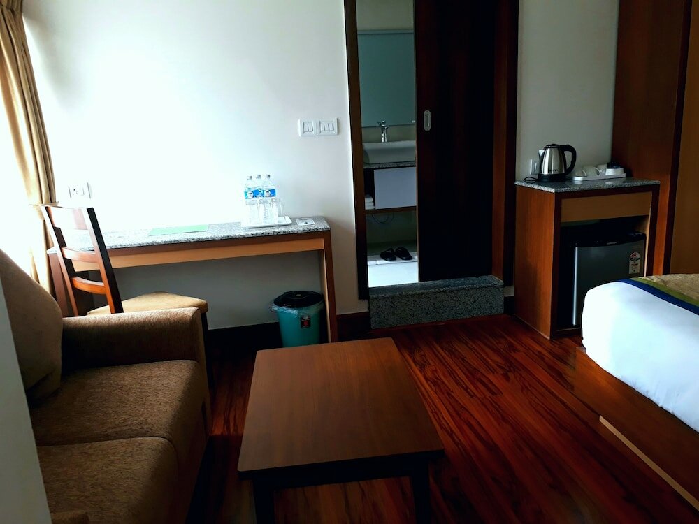 Deluxe Twin Room, 2 Twin Beds, Private Bathroom, City View