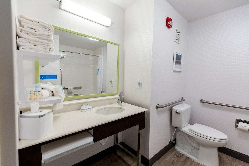 Room, 1 King Bed, Accessible, Non Smoking (Bathtub)