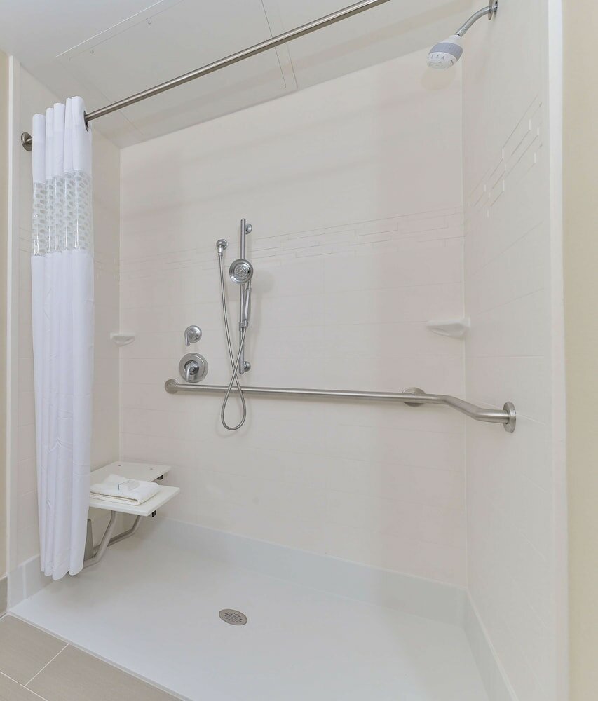 Room, 1 King Bed, Accessible (Roll-in shower & hearing accessible)