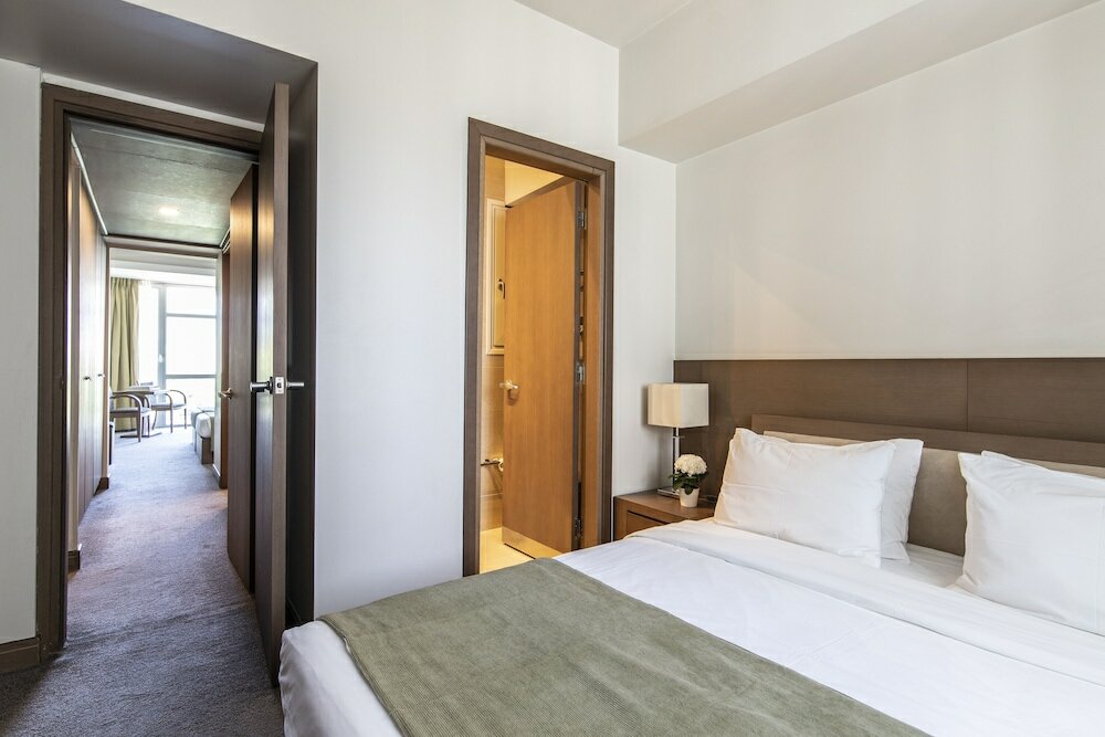 Family Room, Connecting Rooms