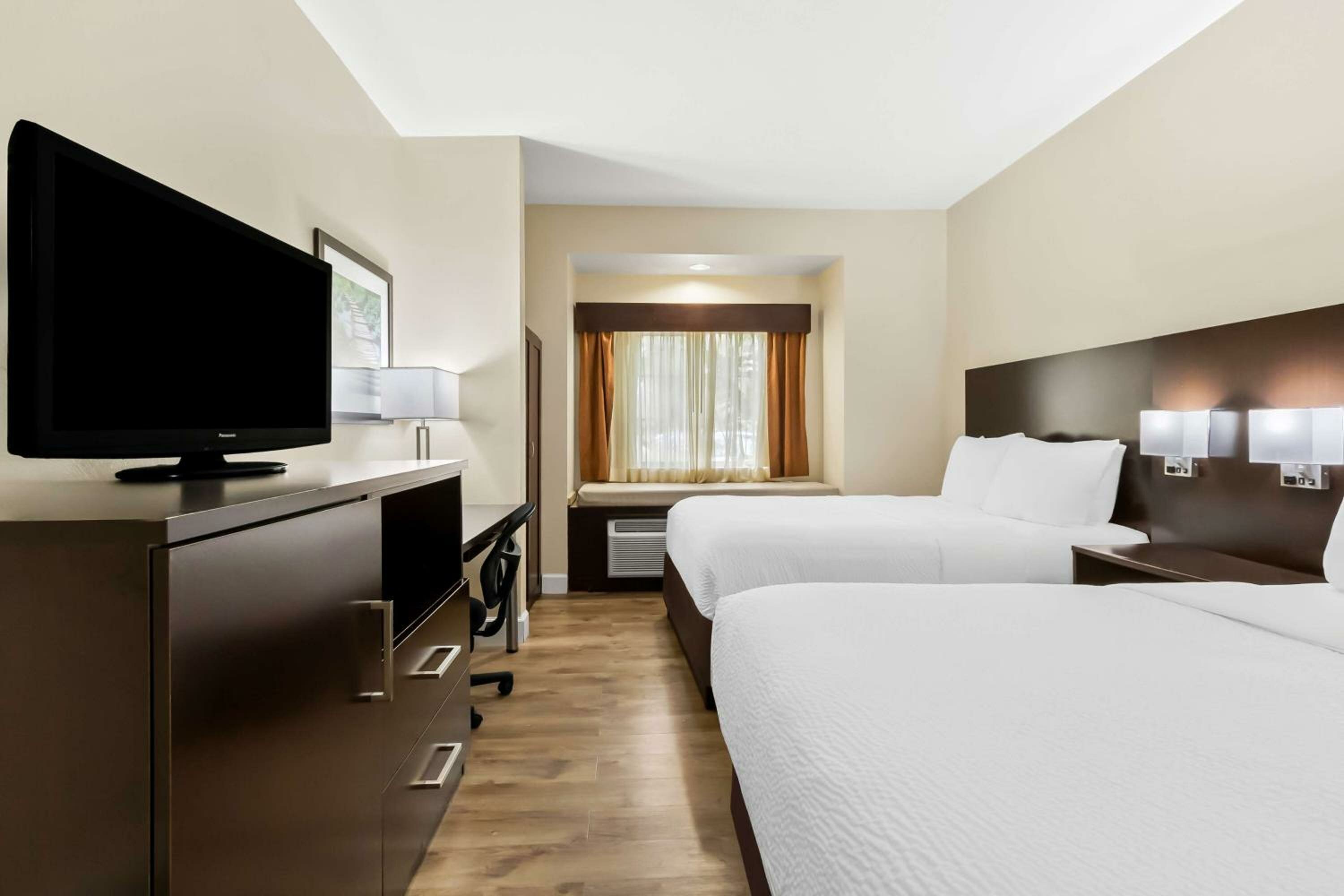 Queen Room with Two Queen Beds - Non-Smoking