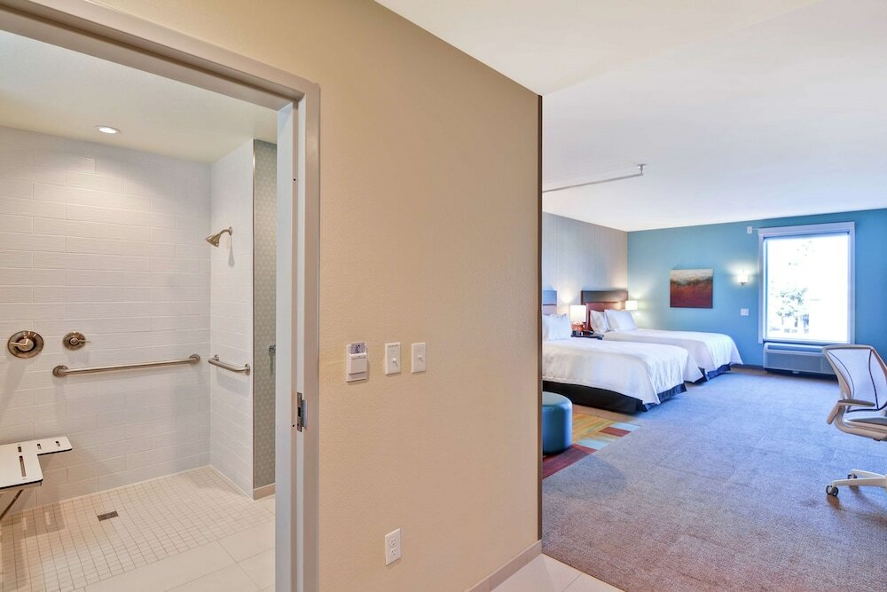 Studio, 2 Queen Beds, Accessible, Bathtub (Mobility & Hearing)