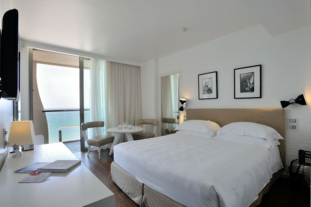 Deluxe Double or Twin Room, 1 Bedroom, Non Smoking, Sea View