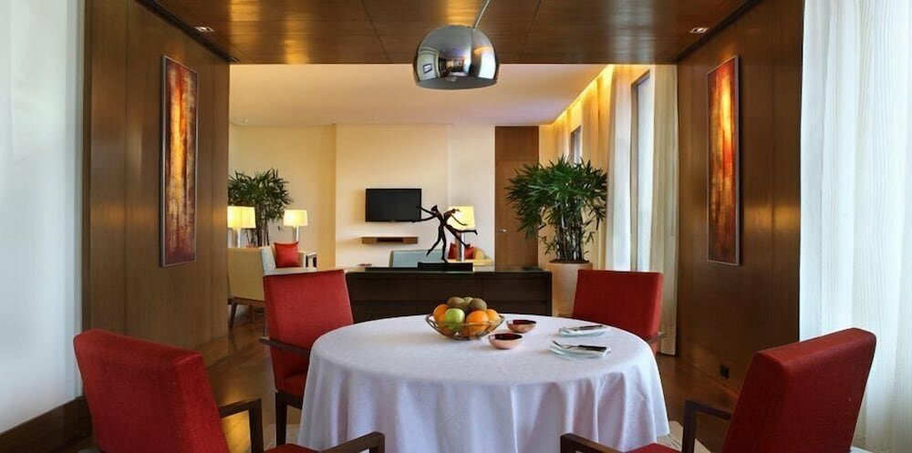 Luxury Suite