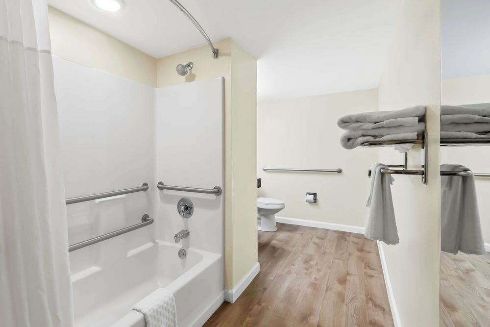 Standard Room, 2 Queen Beds, Accessible, Non Smoking (Bathtub)