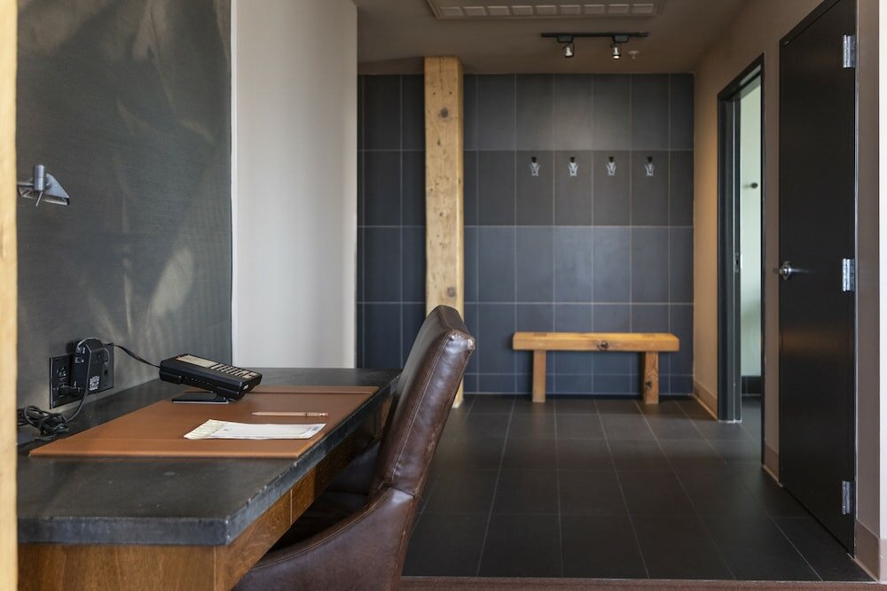 Premium Studio Suite, City View