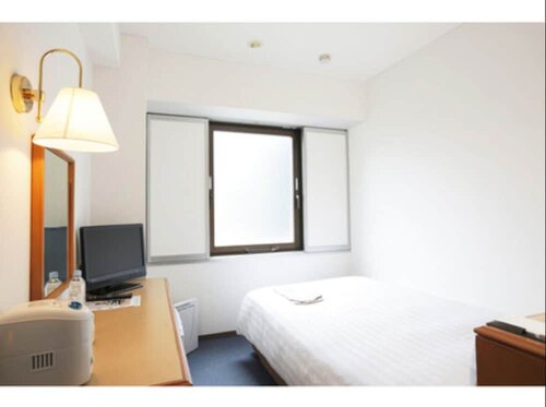 Smoking [Cleaning Once in 3 Days] Single Room, Unavailable to change the room в Smile Hotel Nihombashi Mitsukoshimae