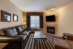Suite, 1 King Bed, Non Smoking, Fireplace в Best Western Plus Meridian Hotel