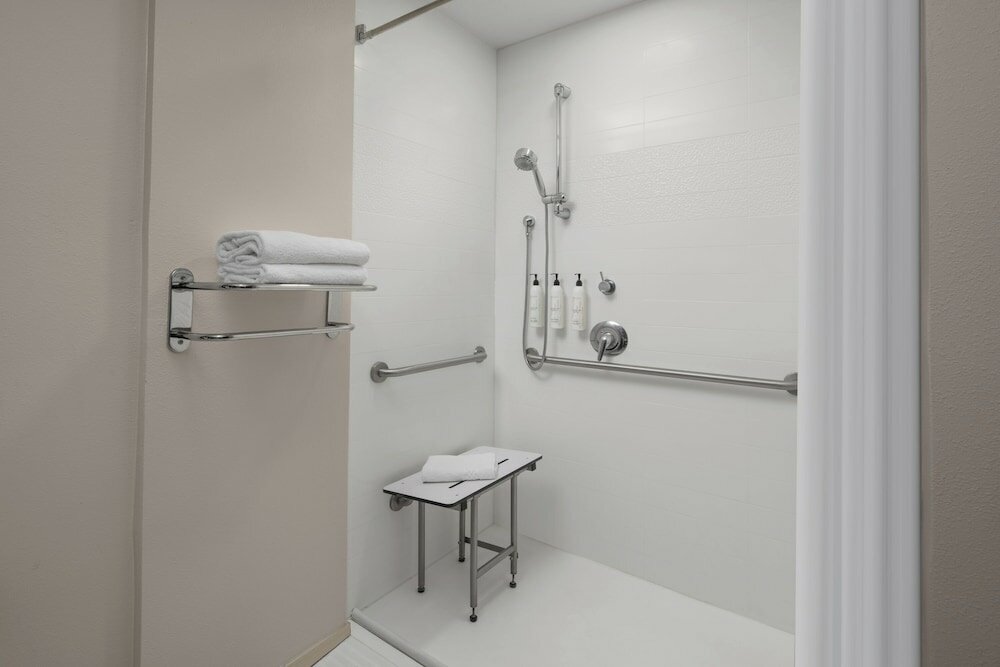 Room, 2 Queen Beds (Mobility Accessible, Roll-In Shower)