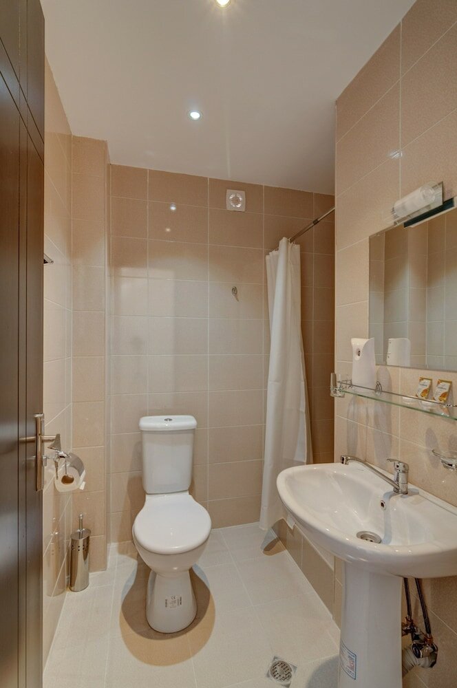 Twin Room, Balcony (4th Floor)