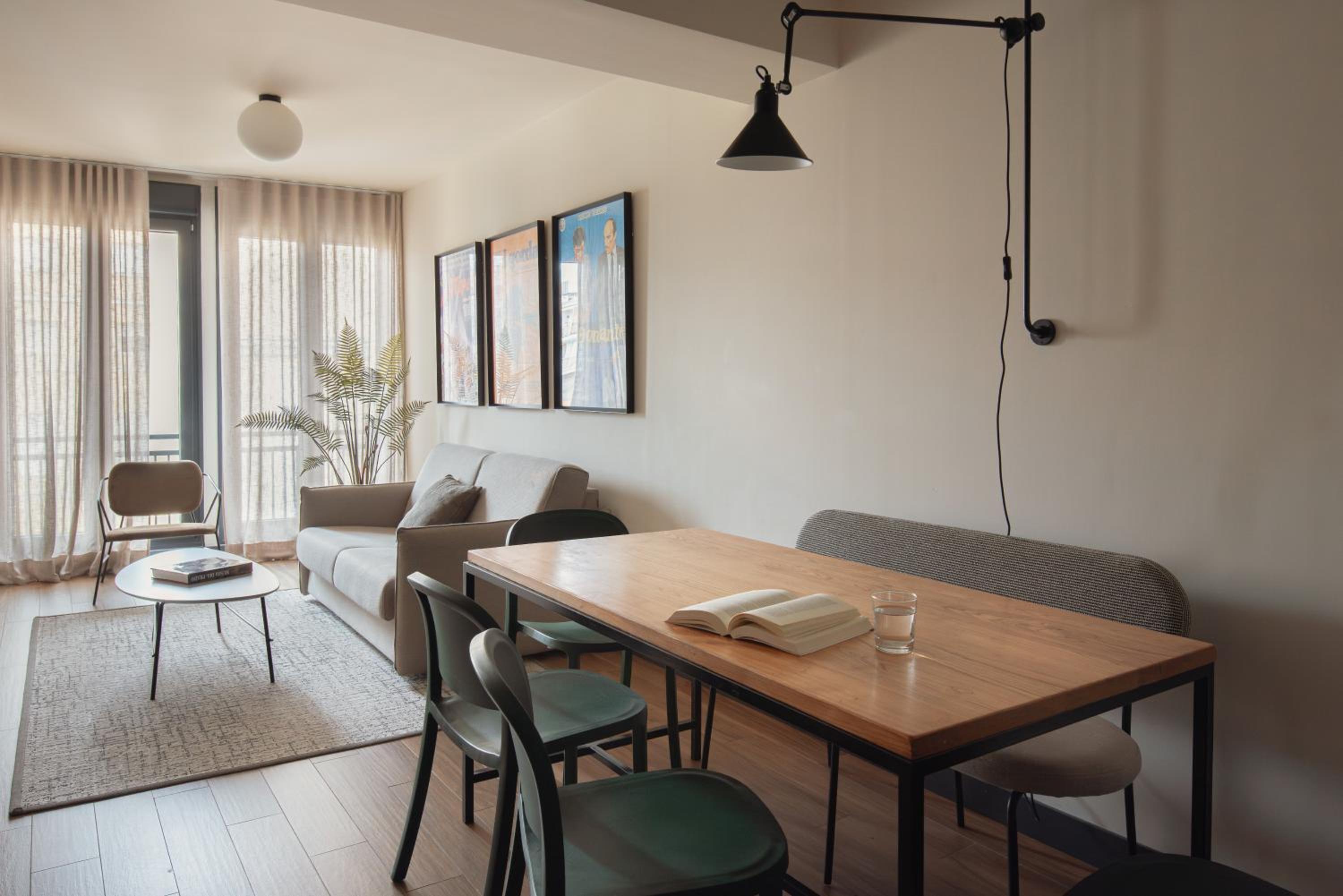 One-Bedroom Deluxe Apartment