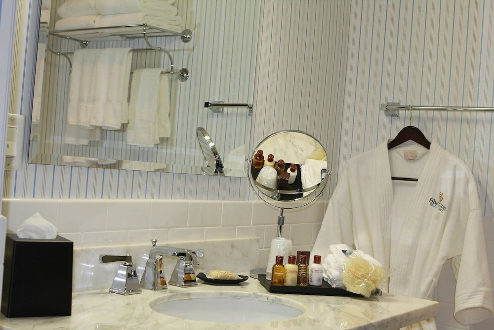 Club Room, 1 King Bed