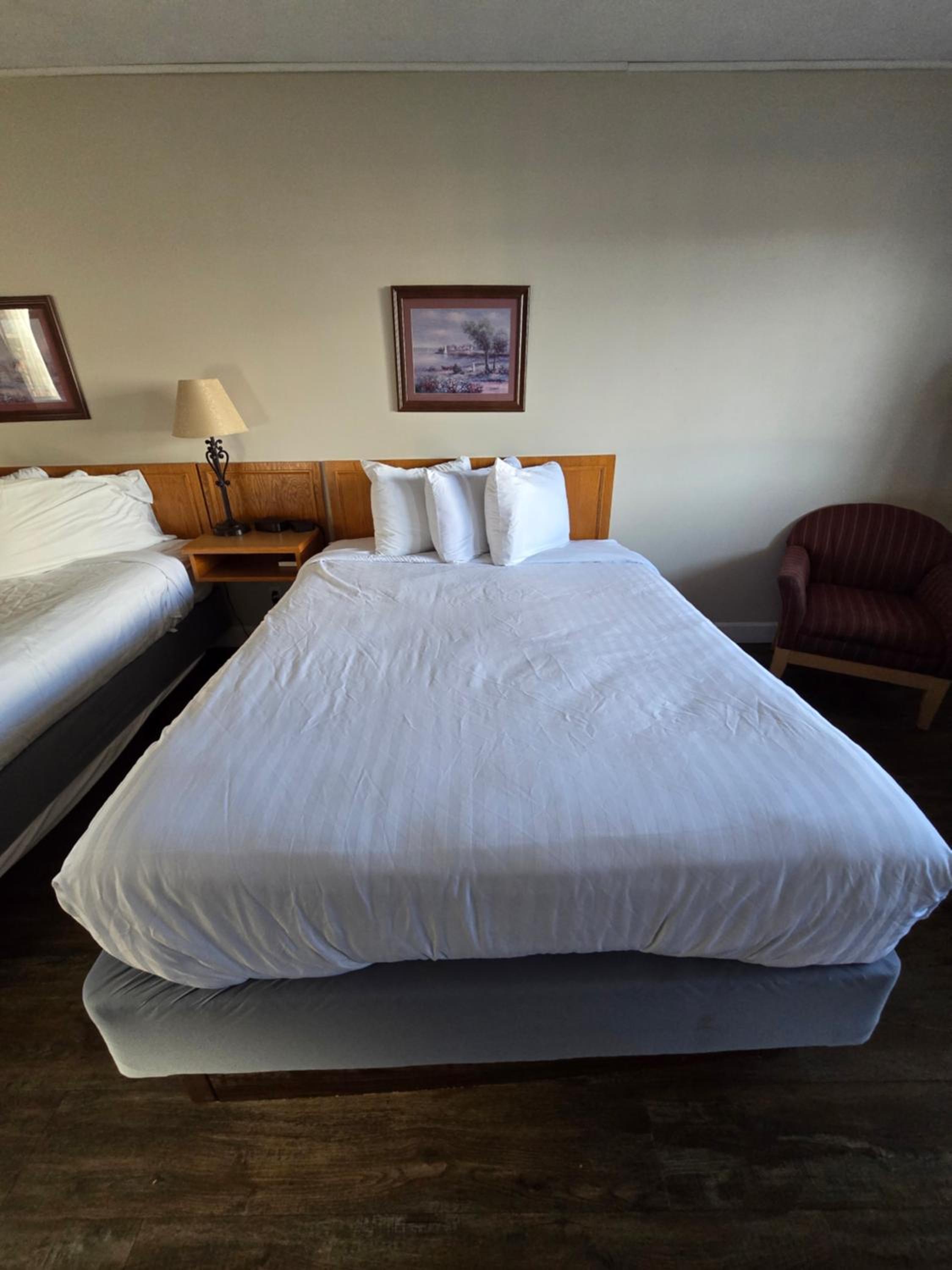 Queen Room with Two Queen Beds - Exterior Access/Non-Smoking