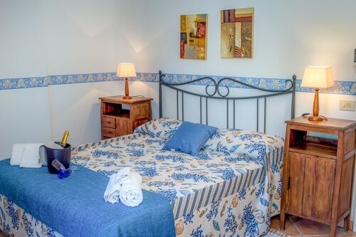 Двухместный номер «Классик» с 1 двуспальной кроватью, 1 двуспальная кровать «Квин-сайз», башня в Villamirella