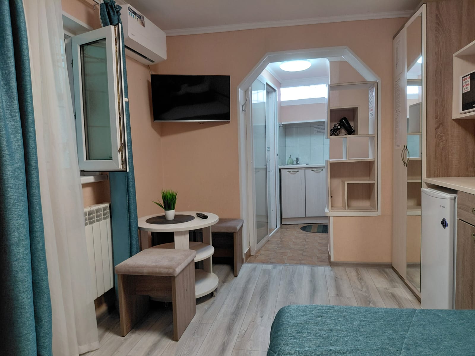 Трехместный номер с террасой