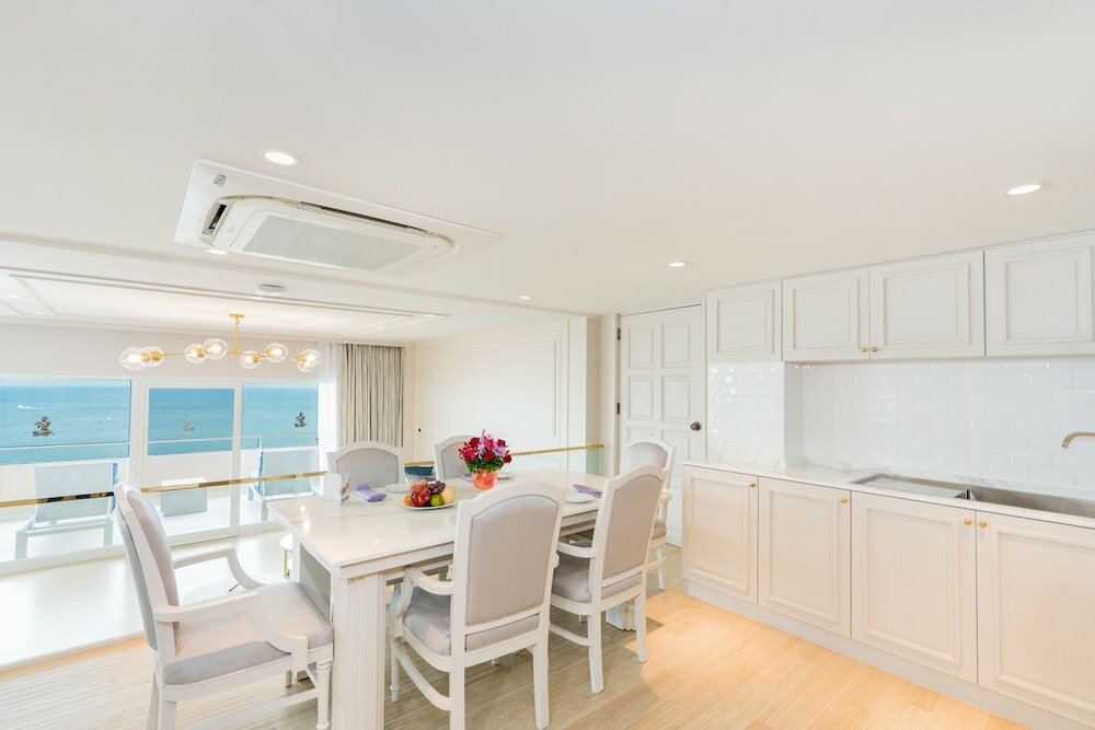 Theme Suite Two Bedrooms Thai Modern