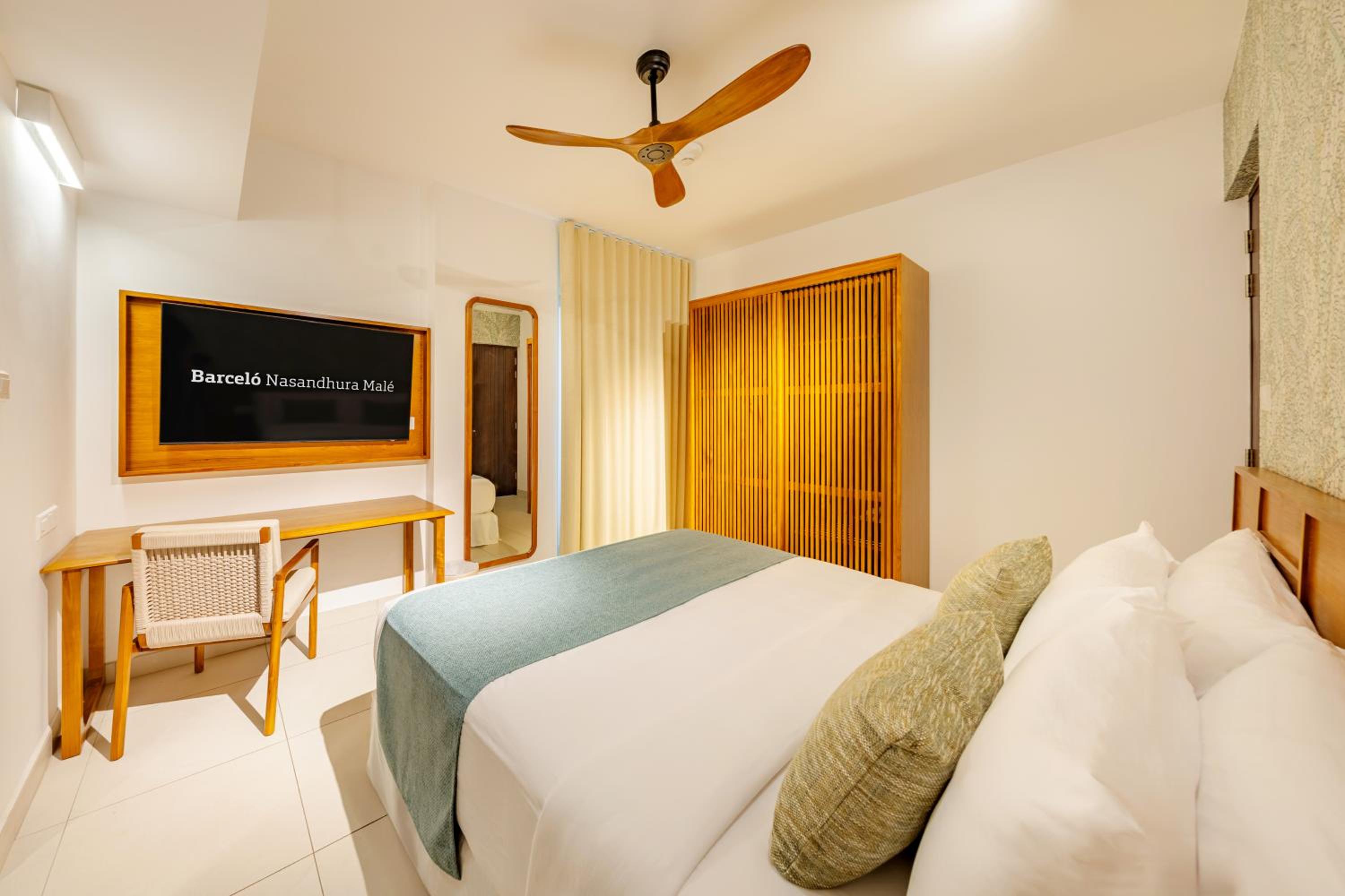 City 3 Bedroom Apartment (Free Airport Transfer)