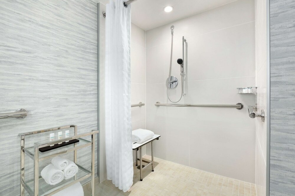 Suite, 1 King Bed, Accessible (Roll-In Shower)