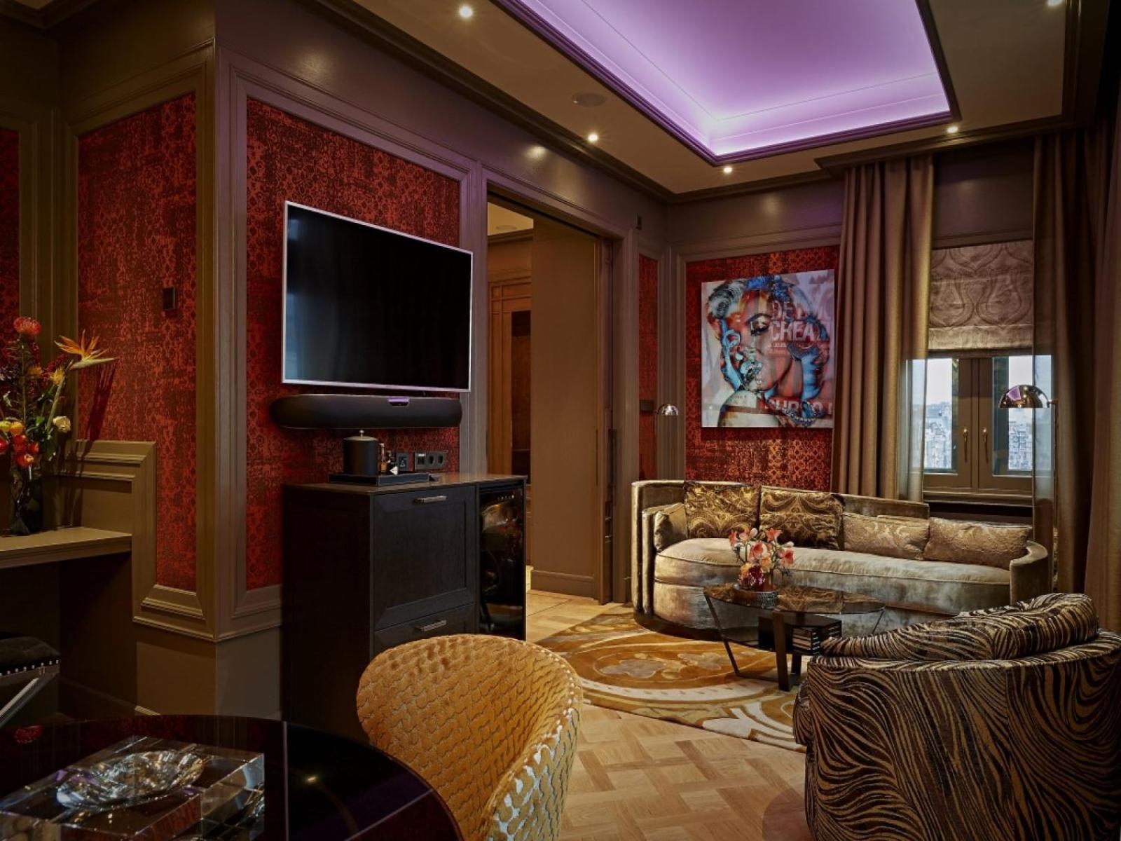 One Bedroom Suite Smoking