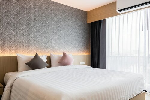 Улучшенный двухместный номер с 1 двуспальной кроватью в One Hotel