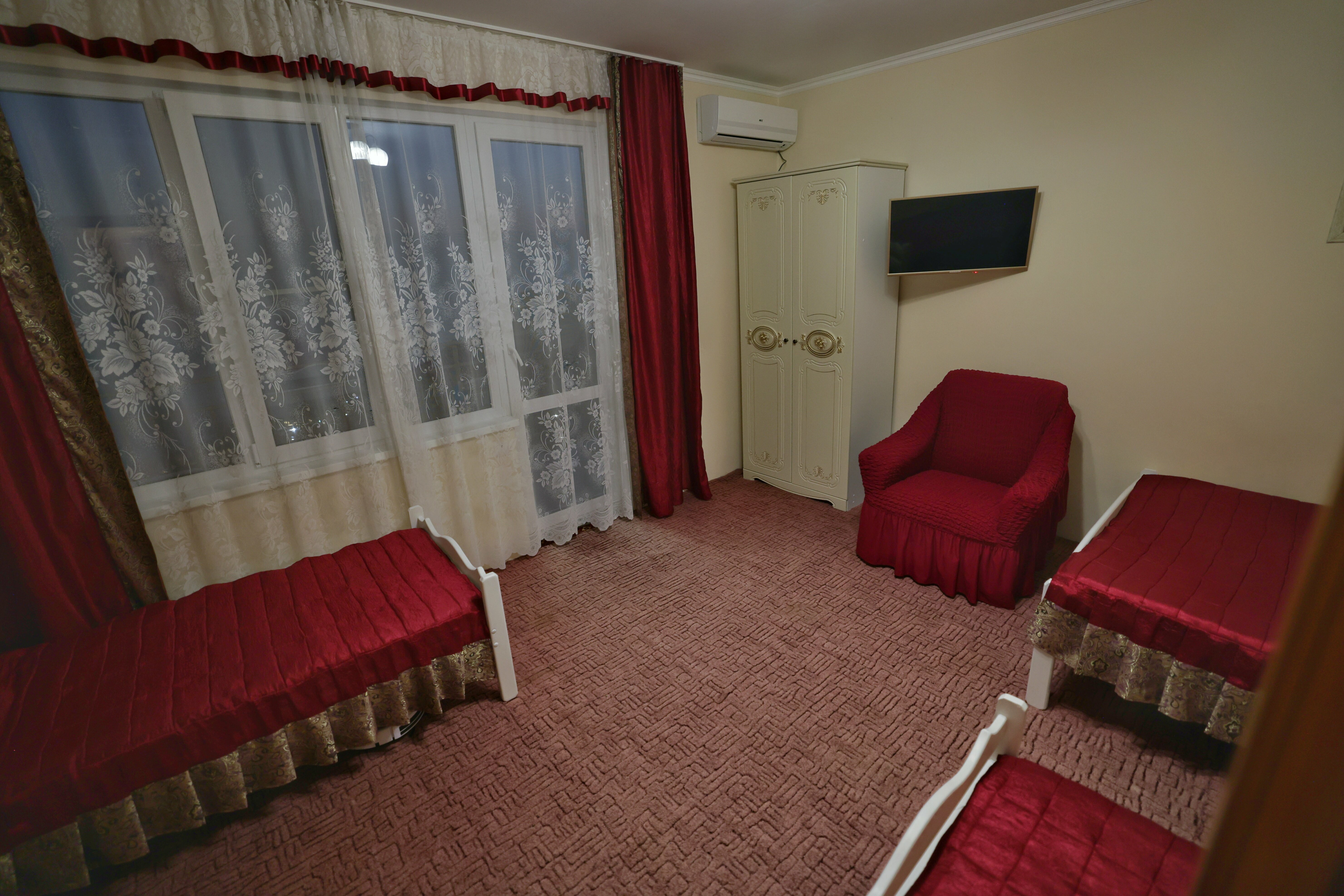 Семейный номер с балконом и видом на море