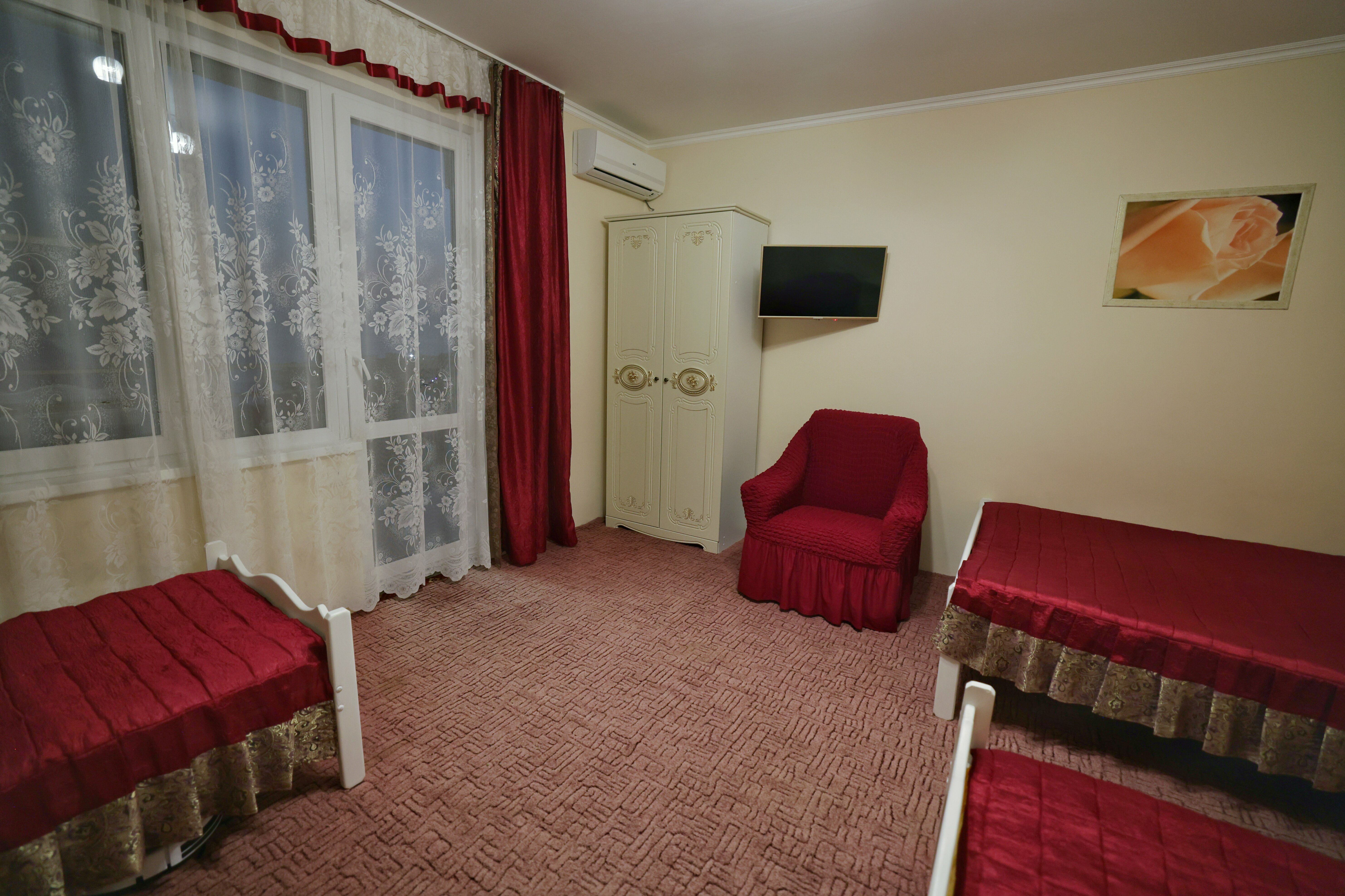 Семейный номер с балконом и видом на море