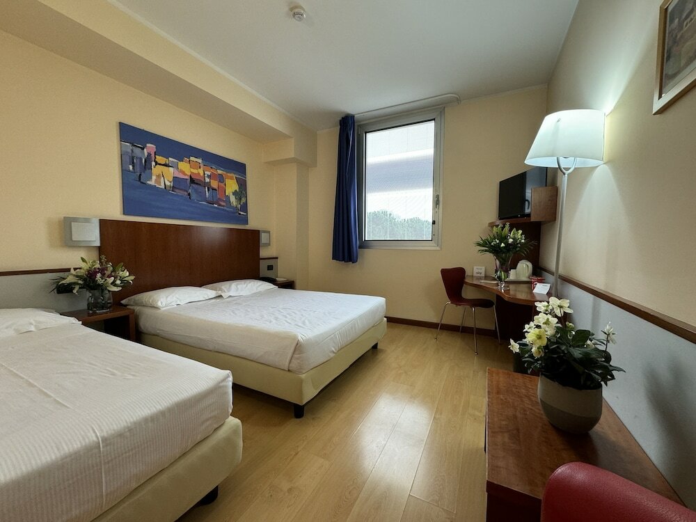 Economy Triple Room