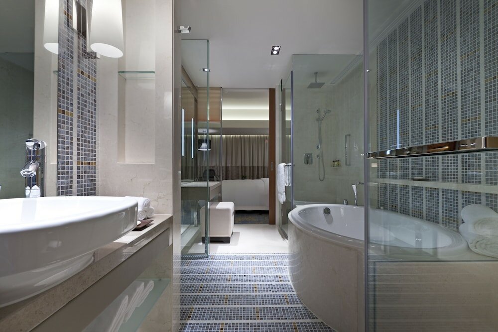 Room, 2 Twin Beds, City View