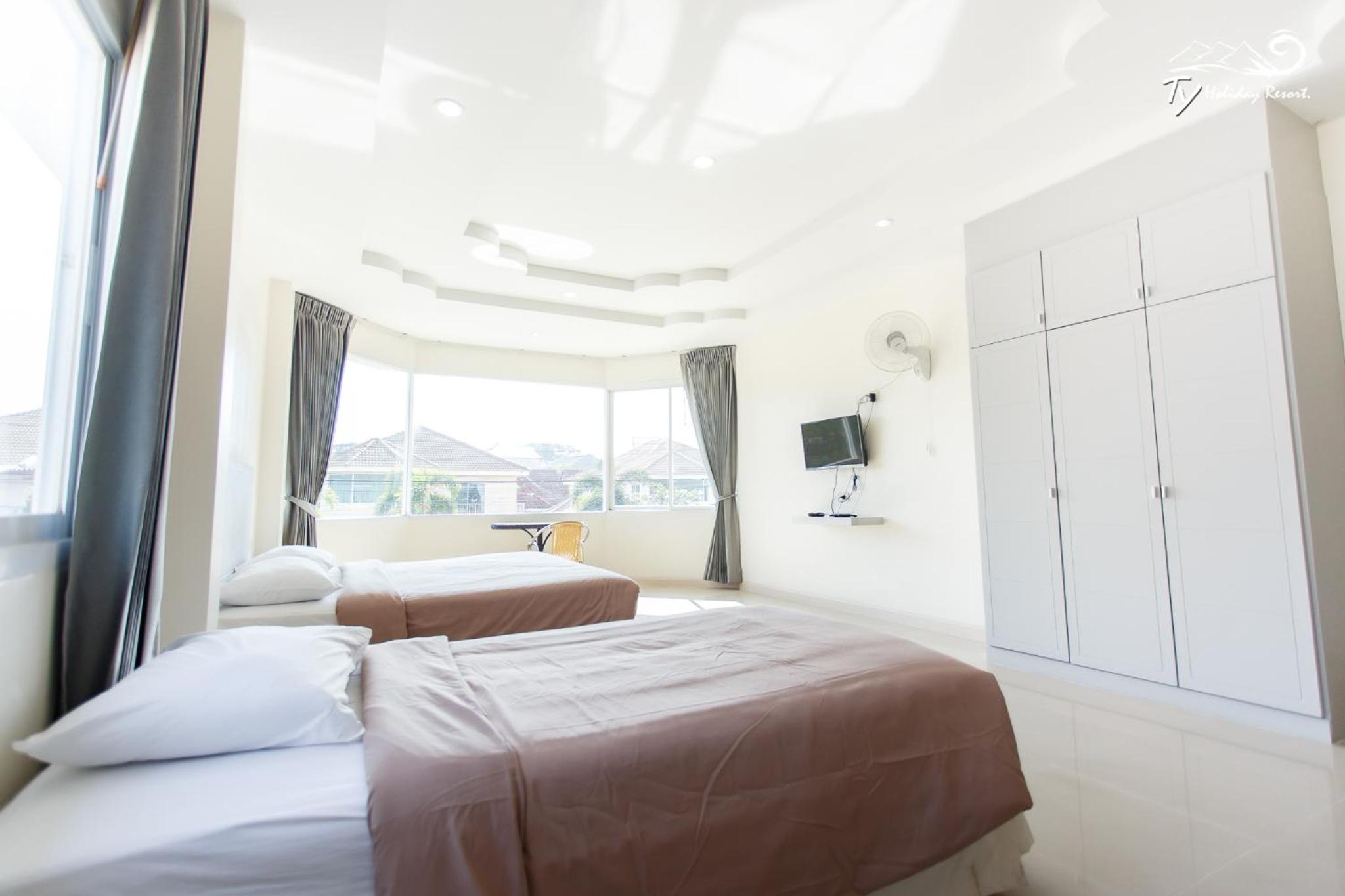 Seven-Bedroom Villa with Private Pool 236