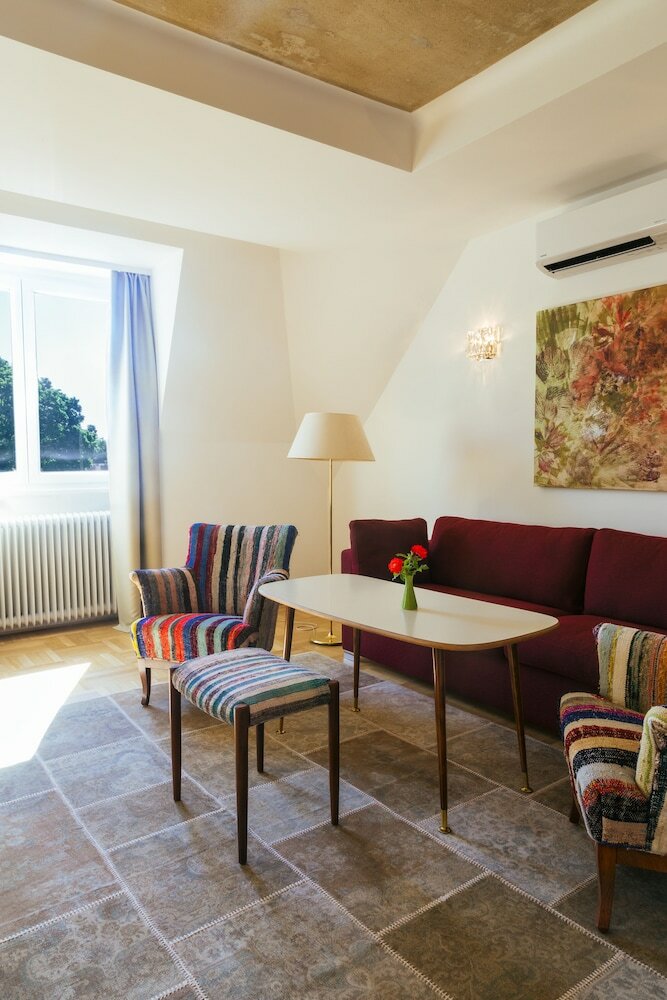 Penthouse Suite, Kitchen