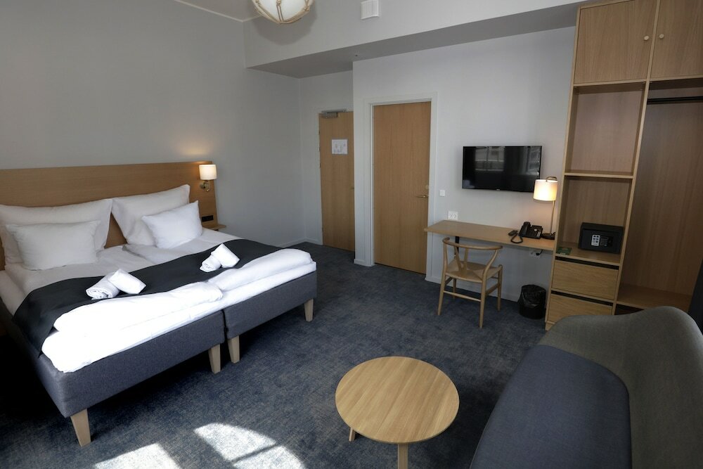 Superior Deluxe Double Room, Canal View