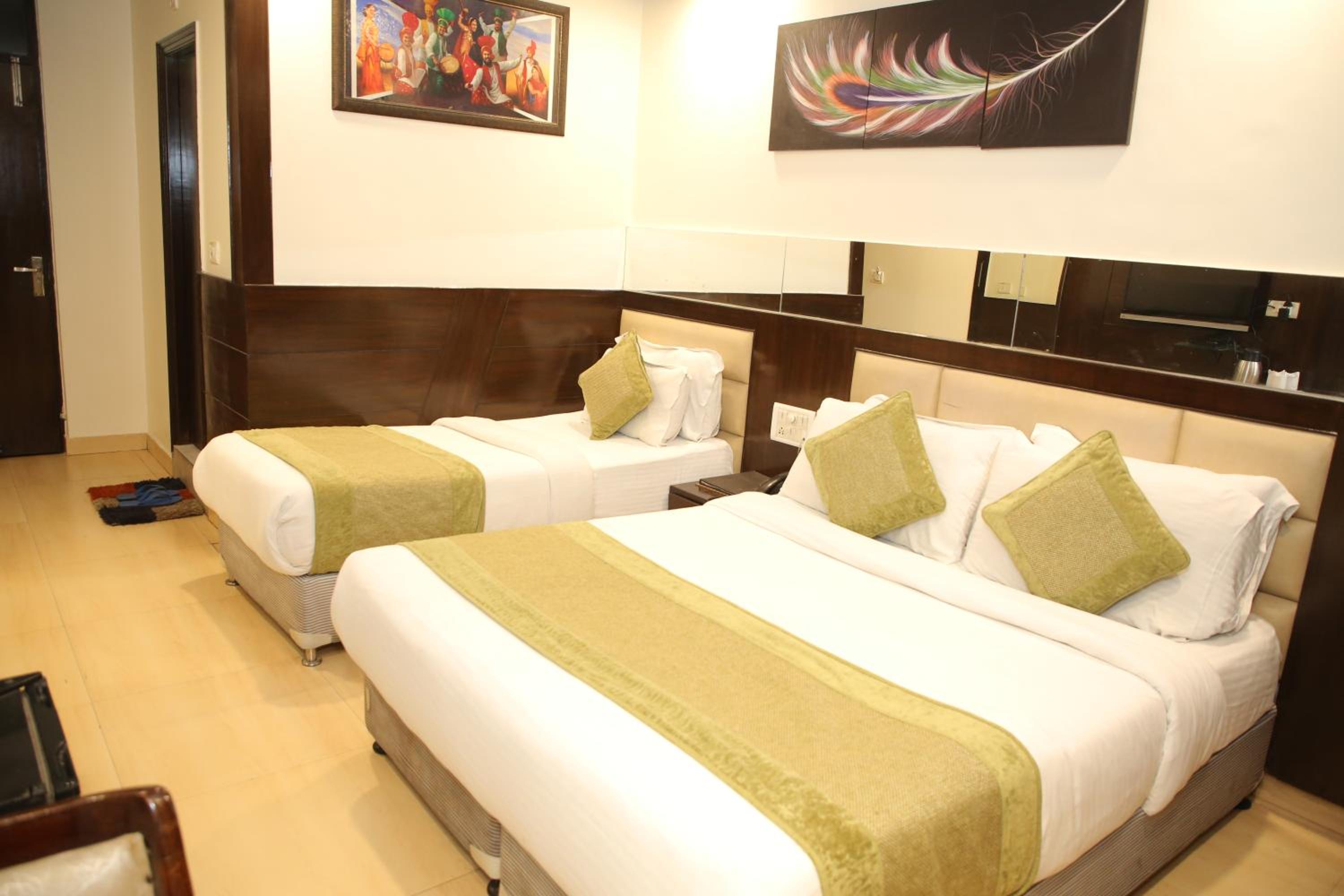 Deluxe Triple Room