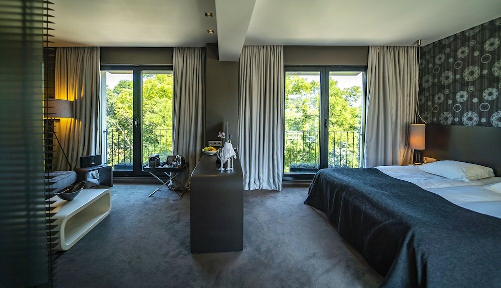 Medium Suite (Free Safe, Free Fitness & Sauna)