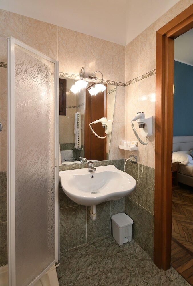 Basic Double Room