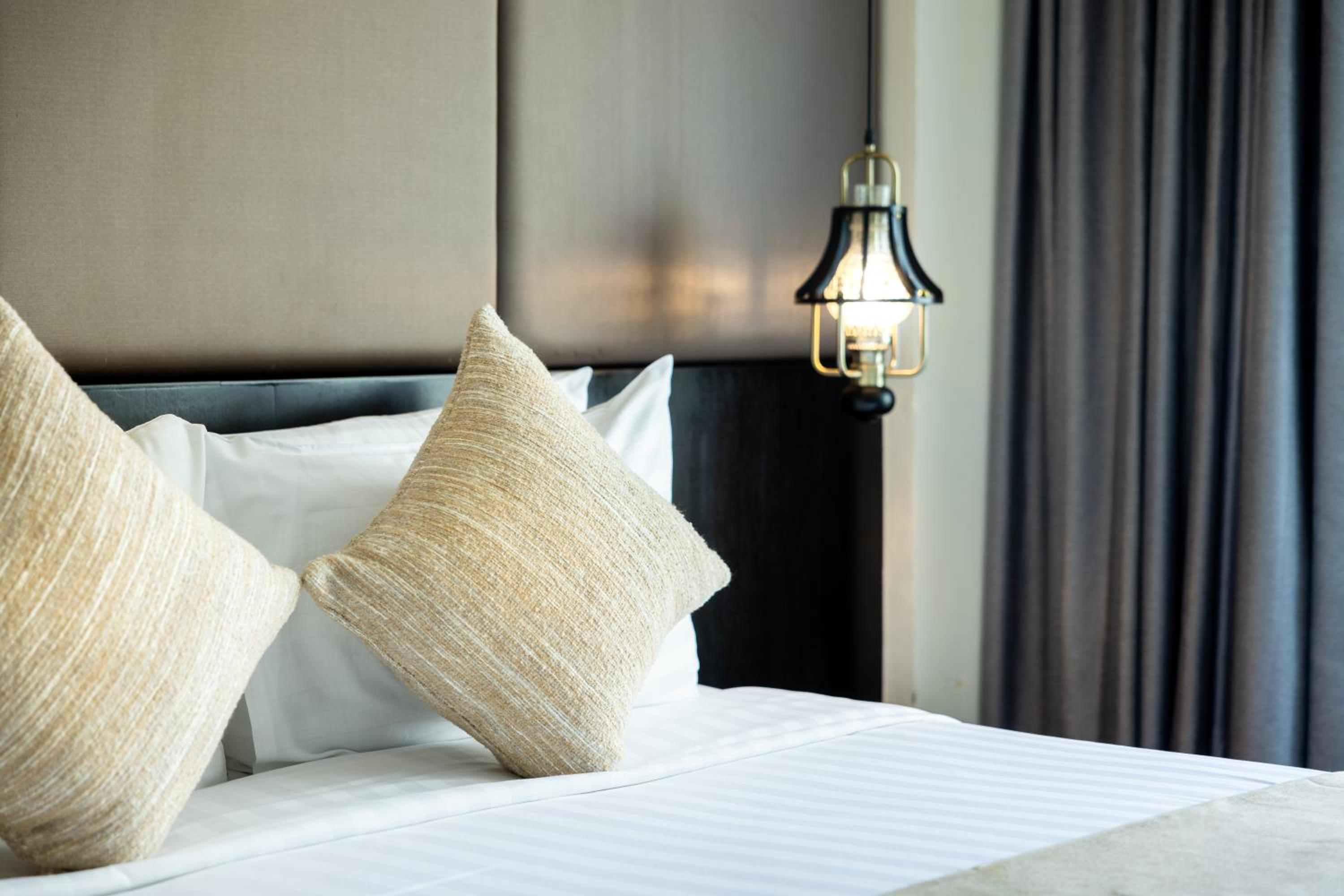 Deluxe Double Room with Side Sea View