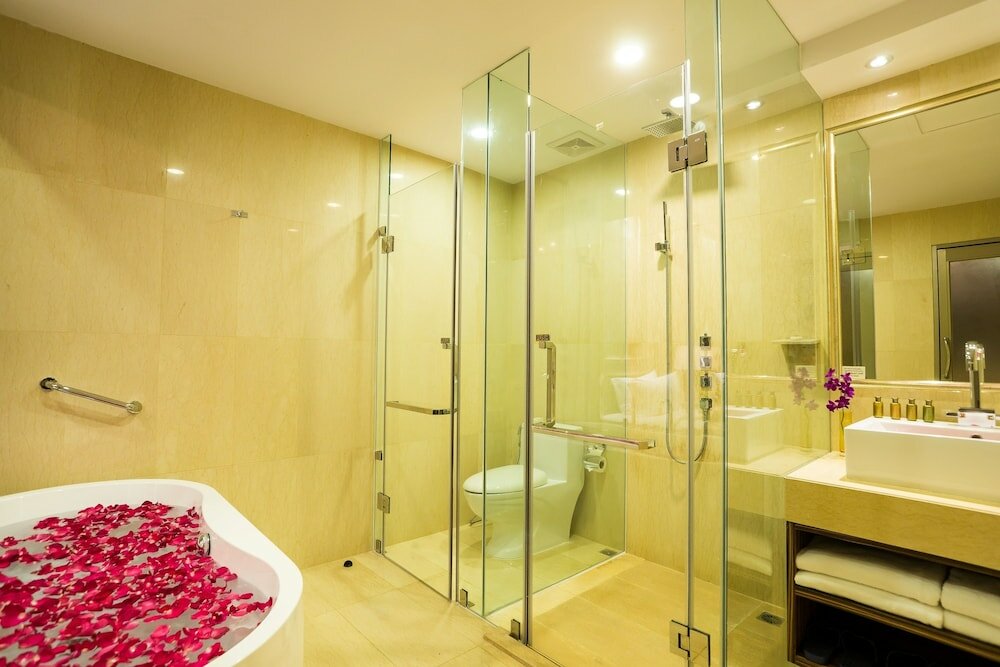 Executive Room, 1 King Bed, Non Smoking, City View