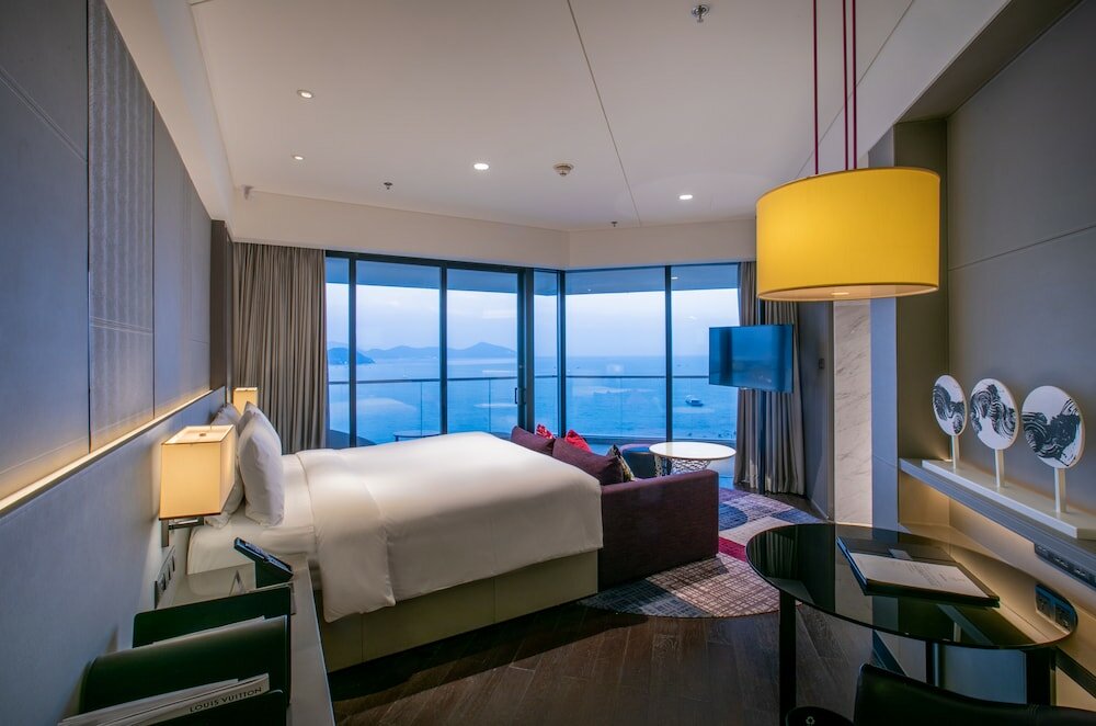 Room, 1 King Bed, Smoking, Oceanfront (fabulous room)