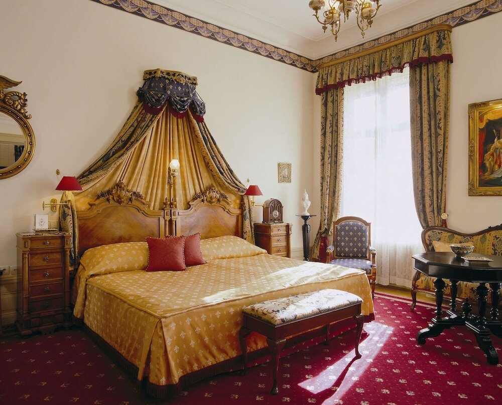 Junior Suite, Jetted Tub