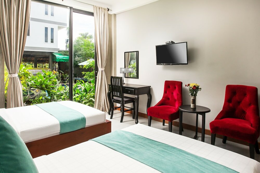 Family Room, 1 Bedroom, Balcony, Pool View