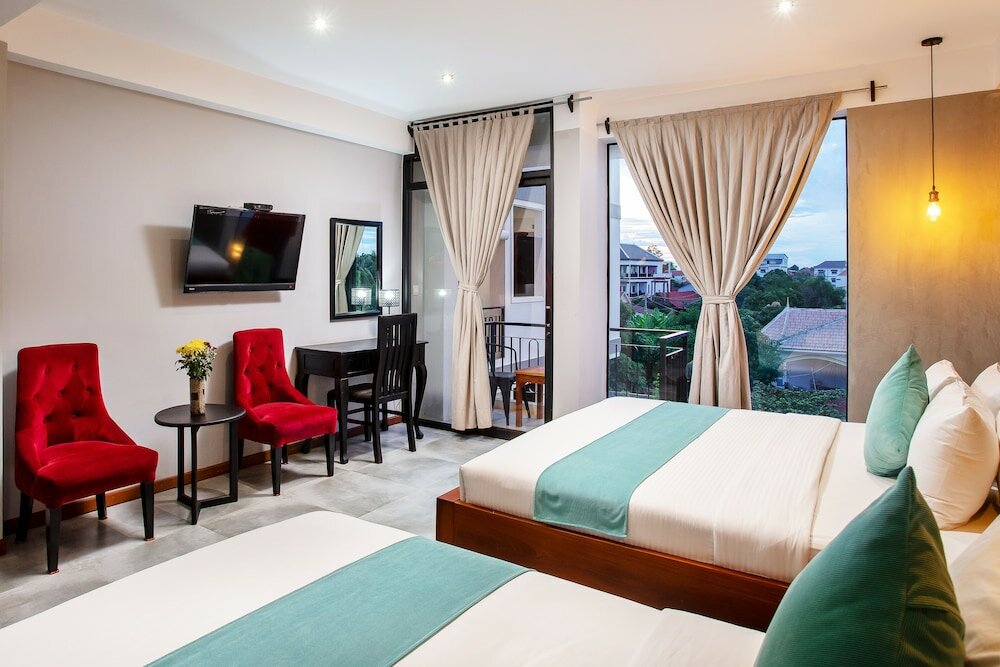 Family Room, 1 Bedroom, Balcony, Pool View