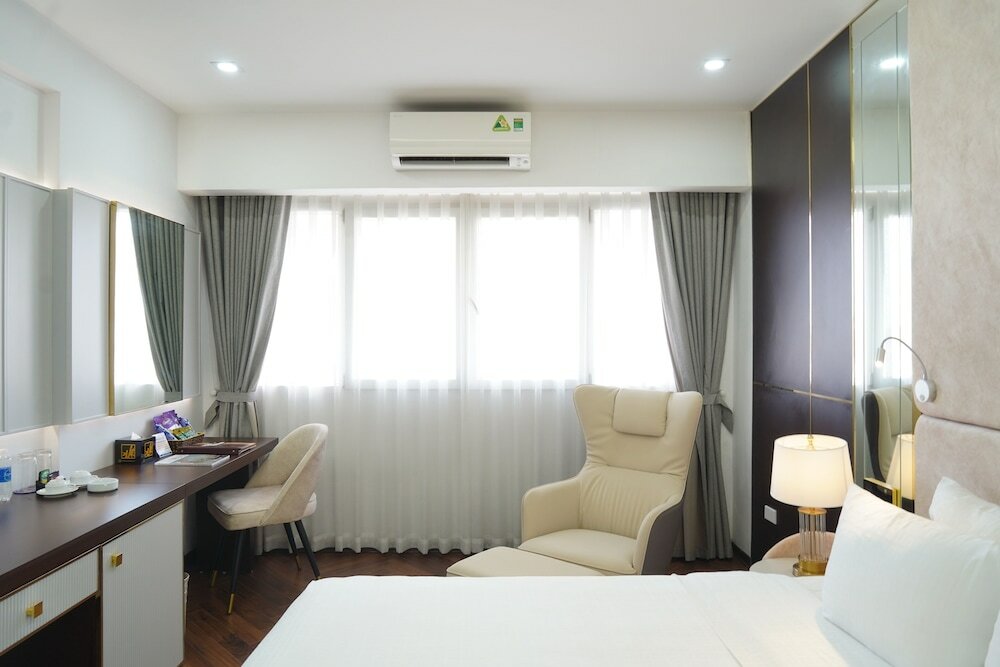 Superior Double Room, City View