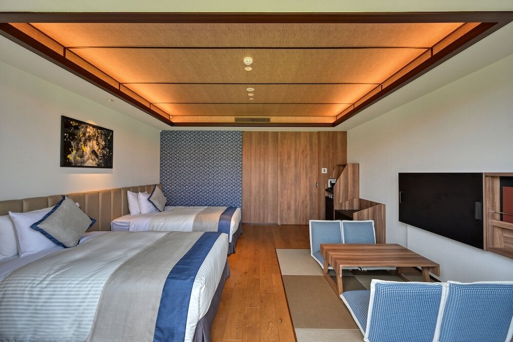 Superior Japanese Western, Extra Futon for 3rd person and more